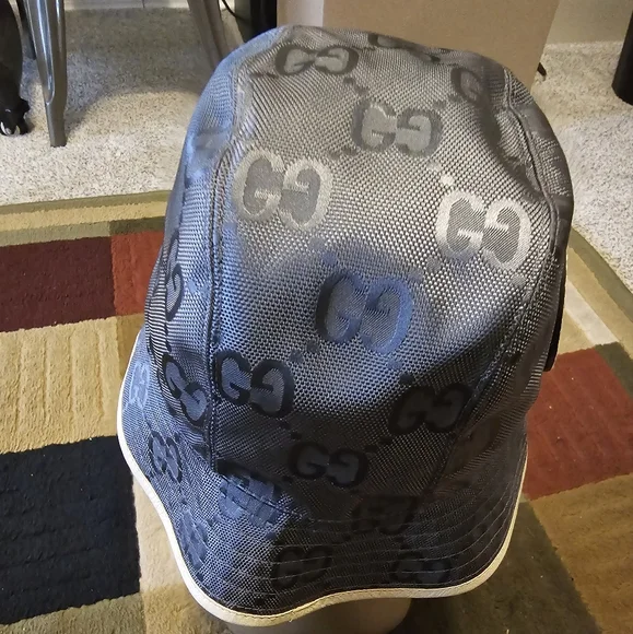 GUCCI Off The Grid Bucket Hat